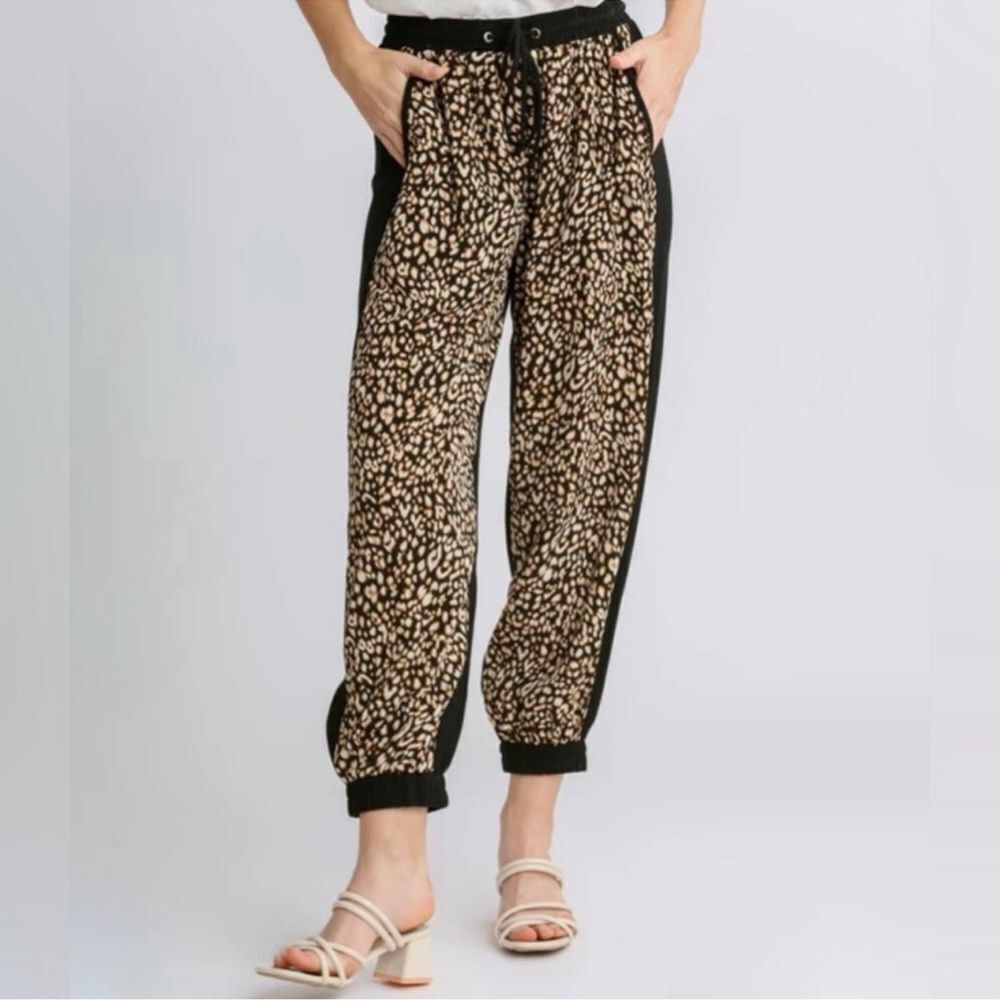 Umgee Leopard Print Women’s Pants. Size Medium.